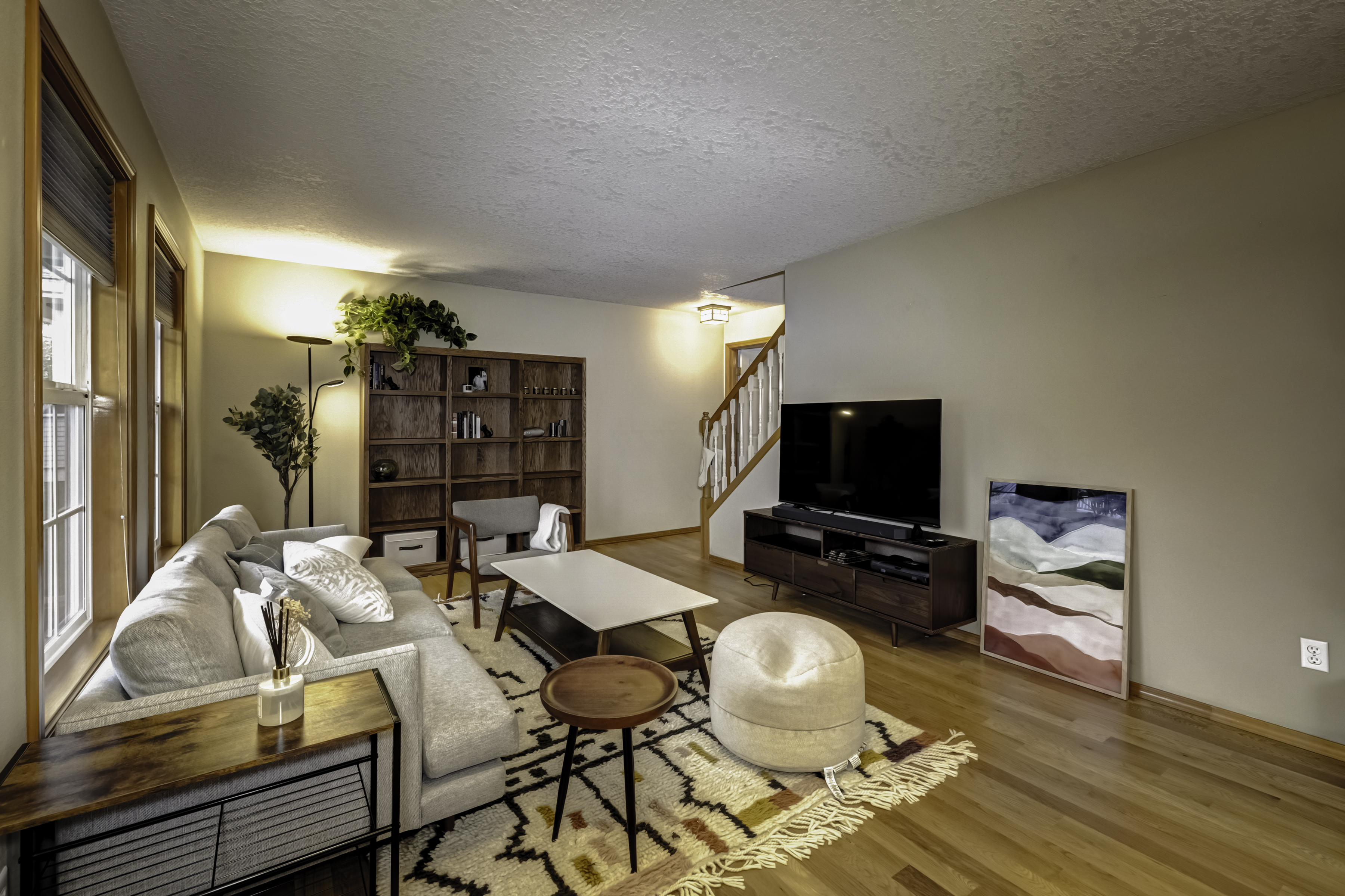 Upload Featured Image (This will be the primary image for the property listing)