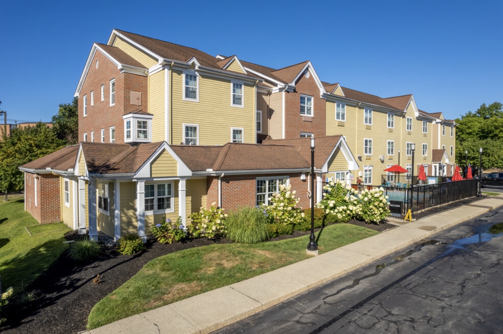 Upload Featured Image (This will be the primary image for the property listing)