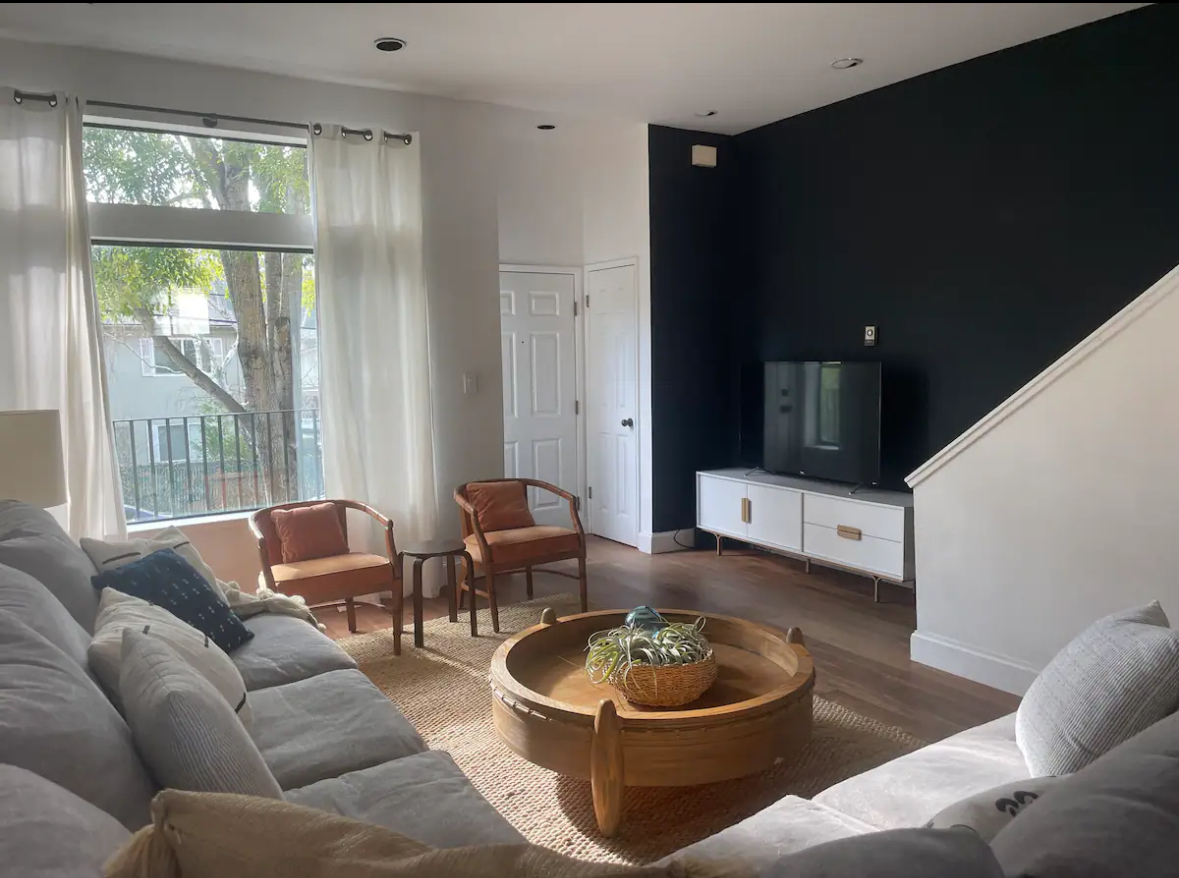 Upload Featured Image (This will be the primary image for the property listing)