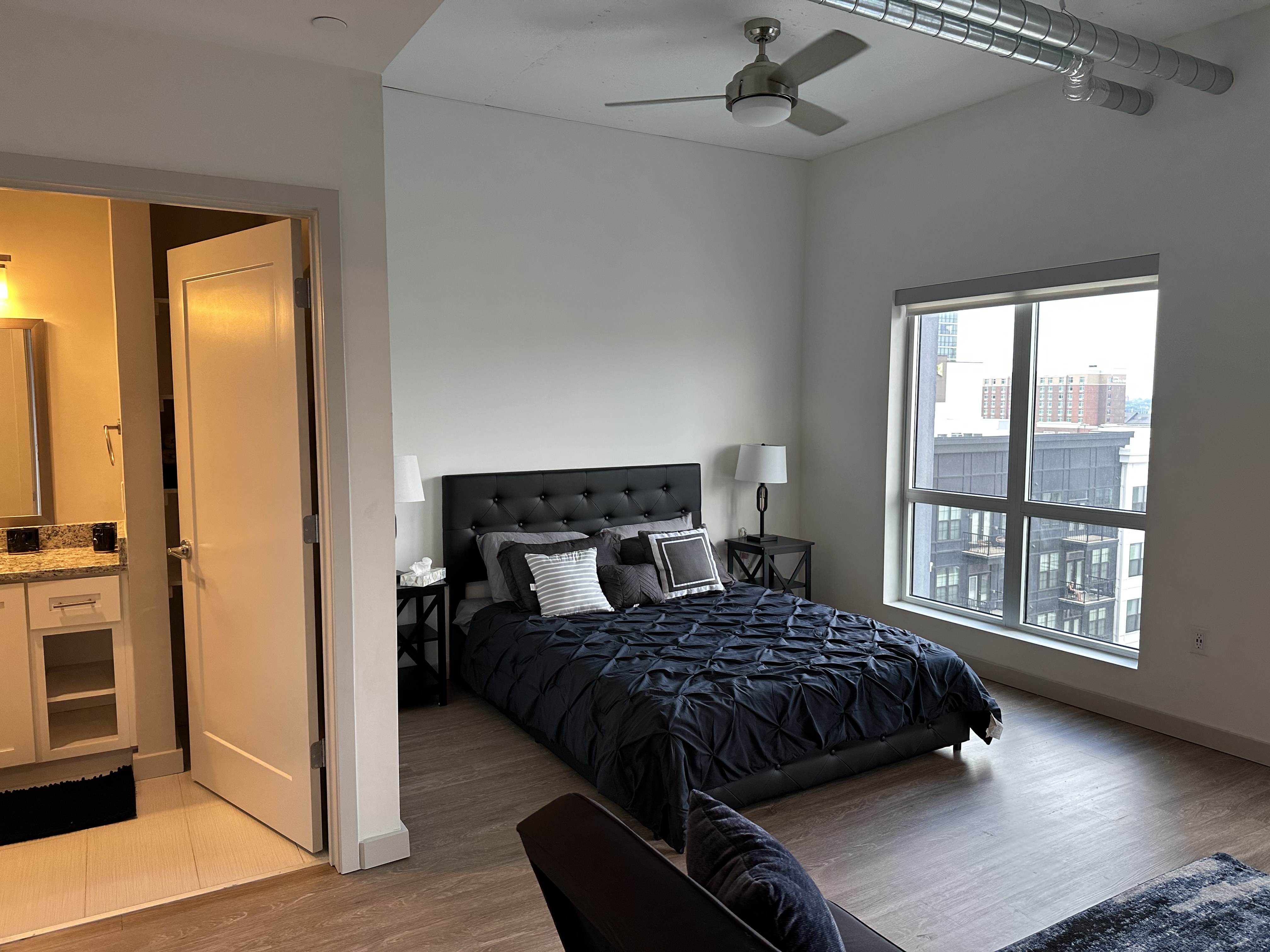 Upload Featured Image (This will be the primary image for the property listing)