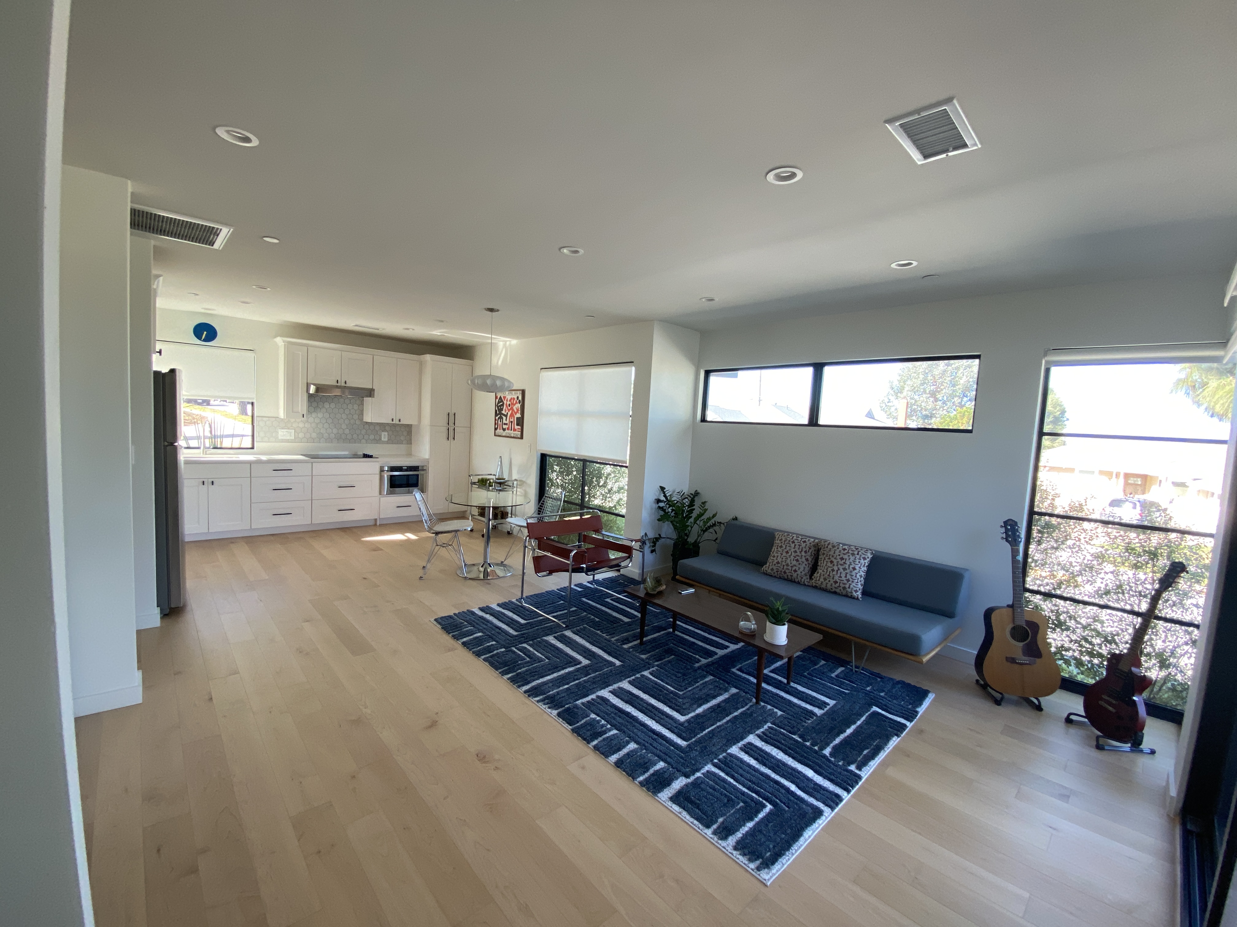 Upload Featured Image (This will be the primary image for the property listing)