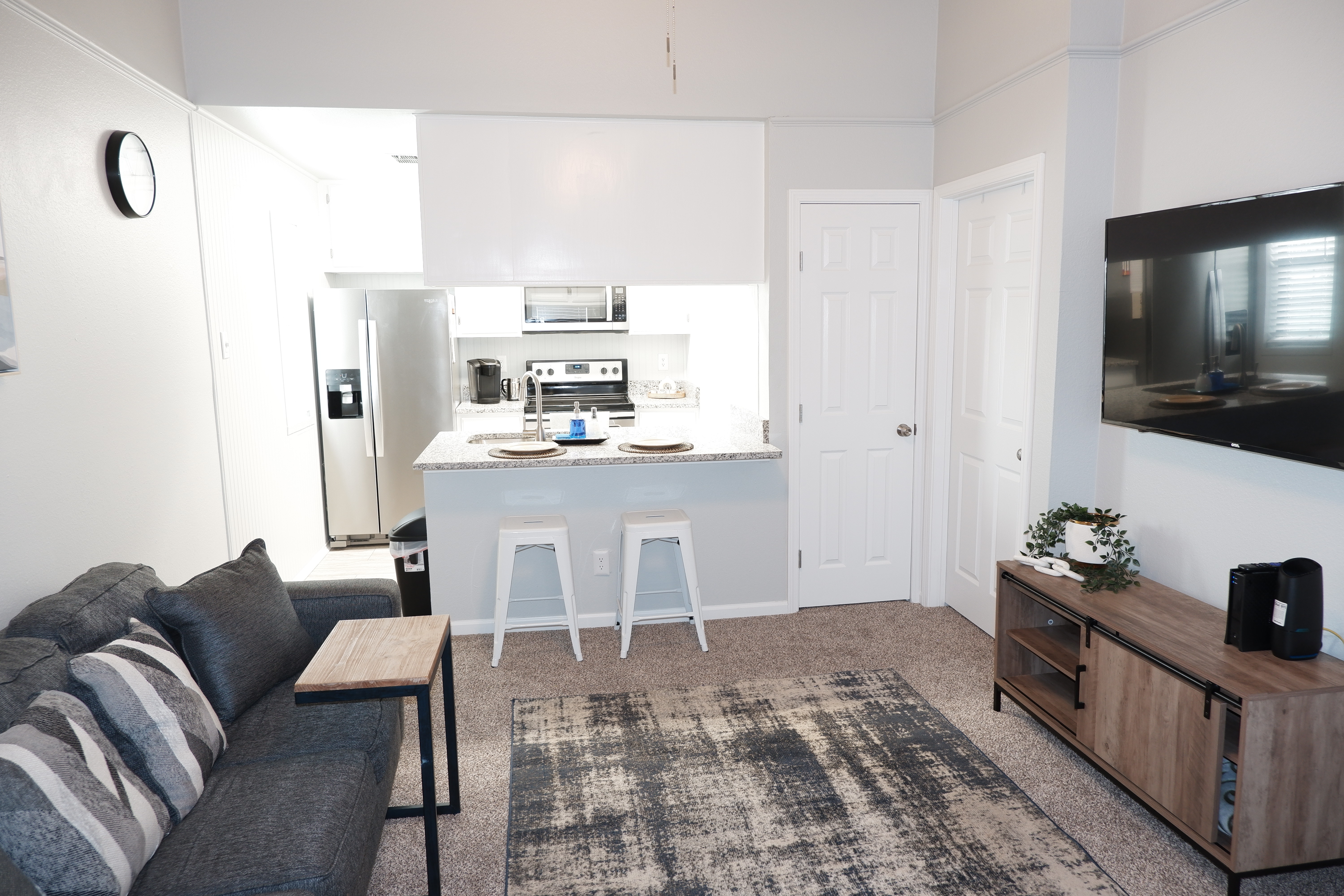 Upload Featured Image (This will be the primary image for the property listing)