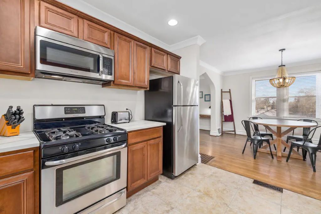 Upload Featured Image (This will be the primary image for the property listing)
