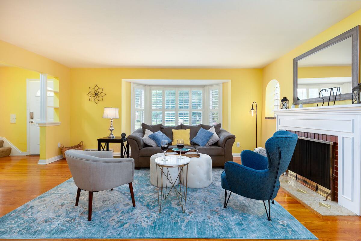 Upload Featured Image (This will be the primary image for the property listing)