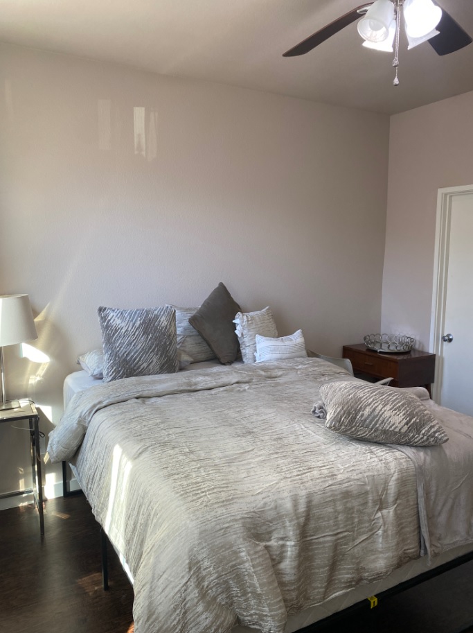 Upload Featured Image (This will be the primary image for the property listing)