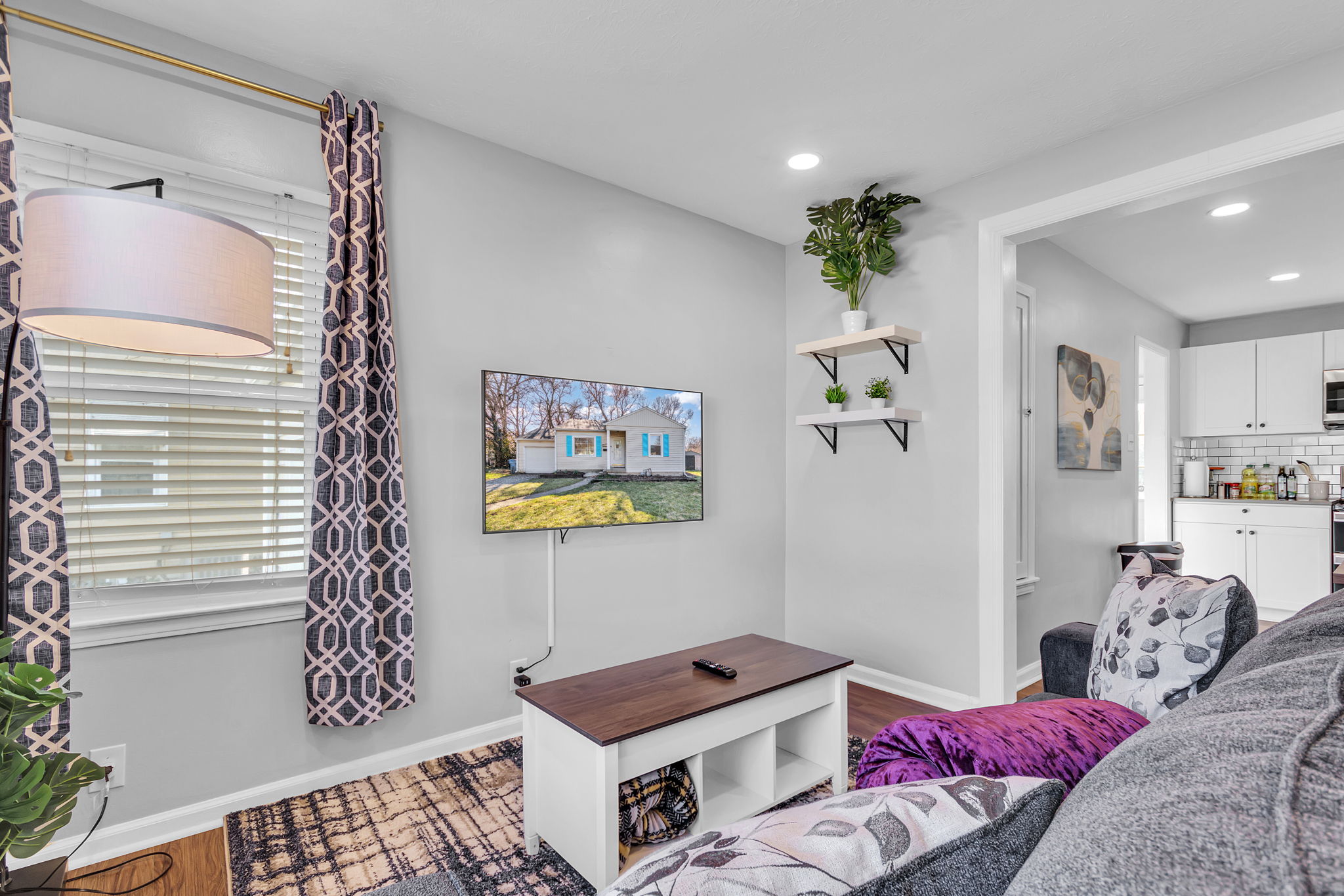 Upload Featured Image (This will be the primary image for the property listing)