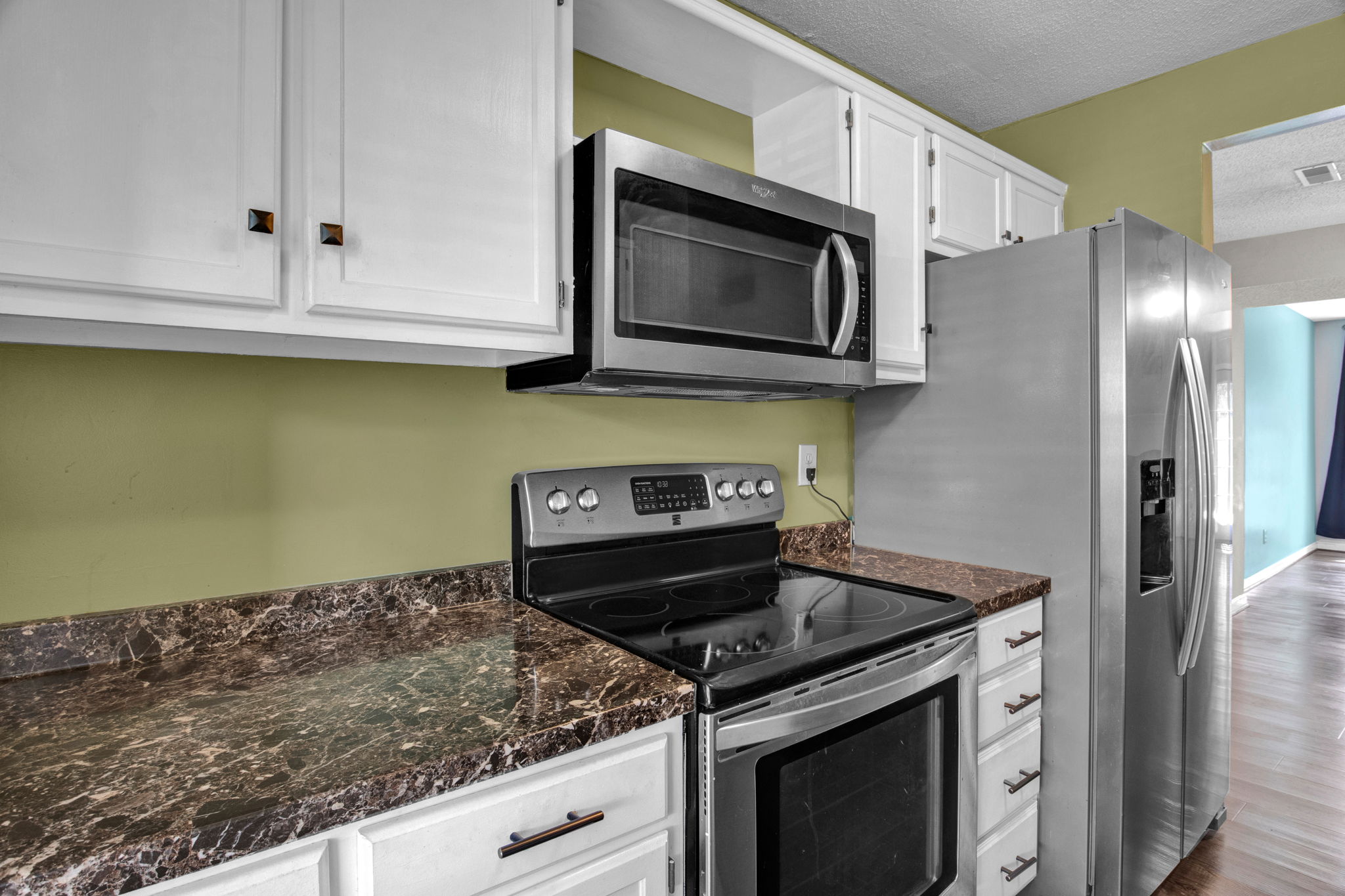 Upload Additional Photos of the Property (Interior, exterior, amenities, etc.)
