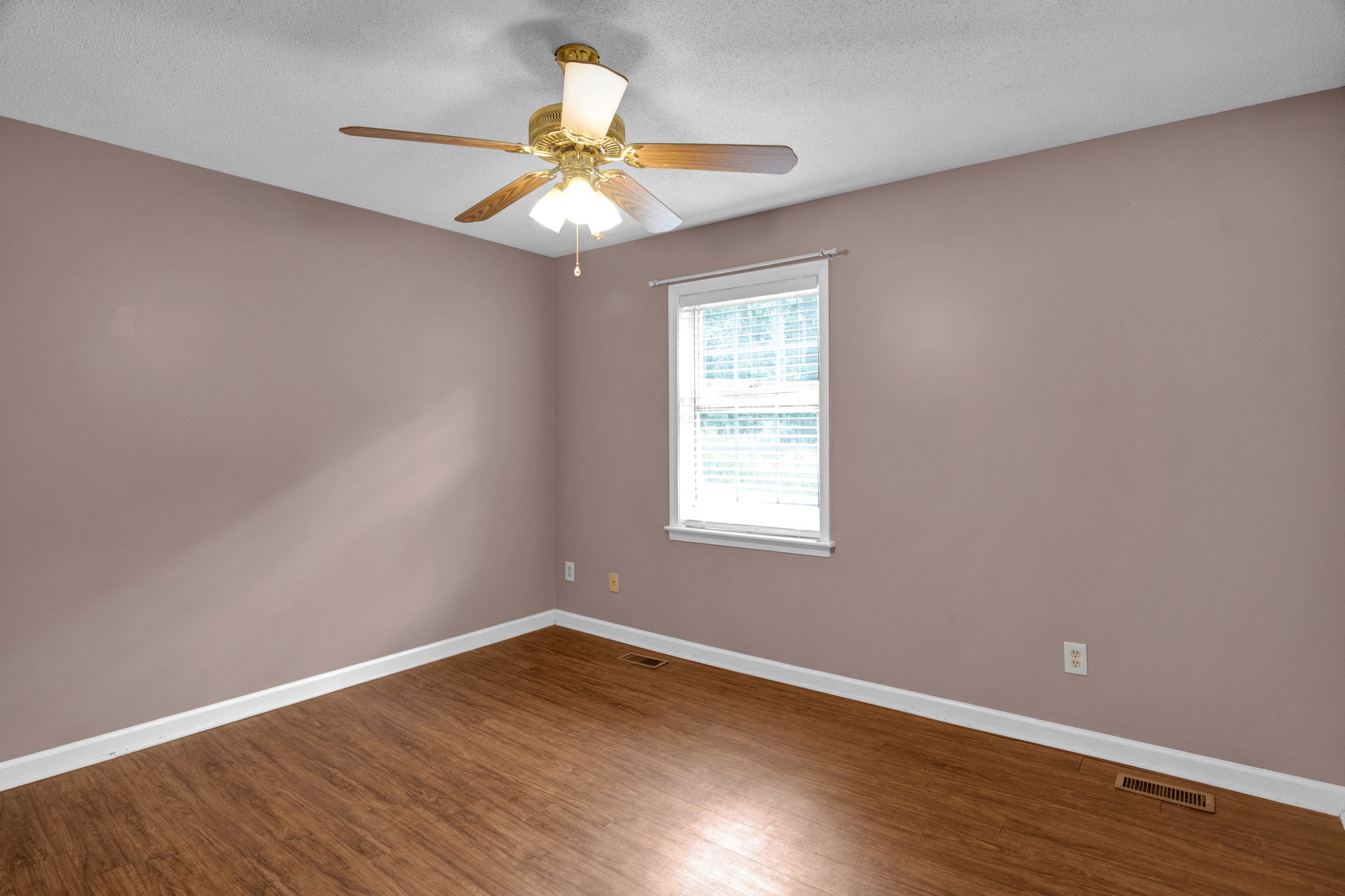 Upload Additional Photos of the Property (Interior, exterior, amenities, etc.)