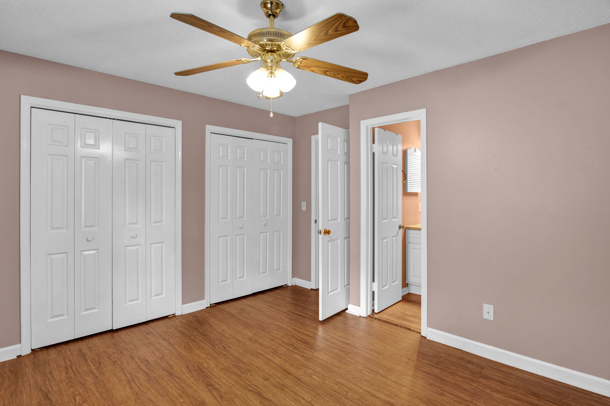 Upload Additional Photos of the Property (Interior, exterior, amenities, etc.)