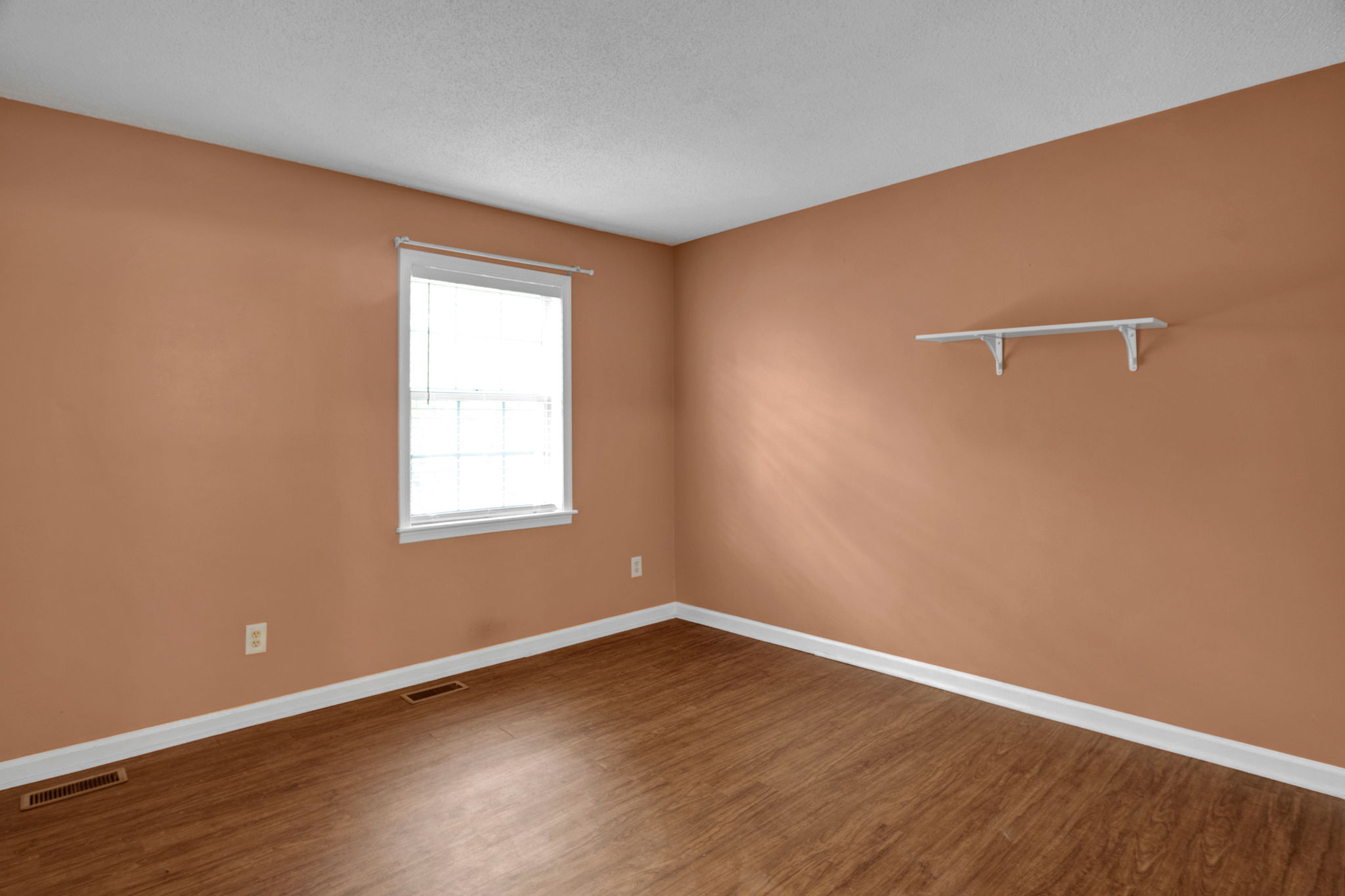 Upload Additional Photos of the Property (Interior, exterior, amenities, etc.)