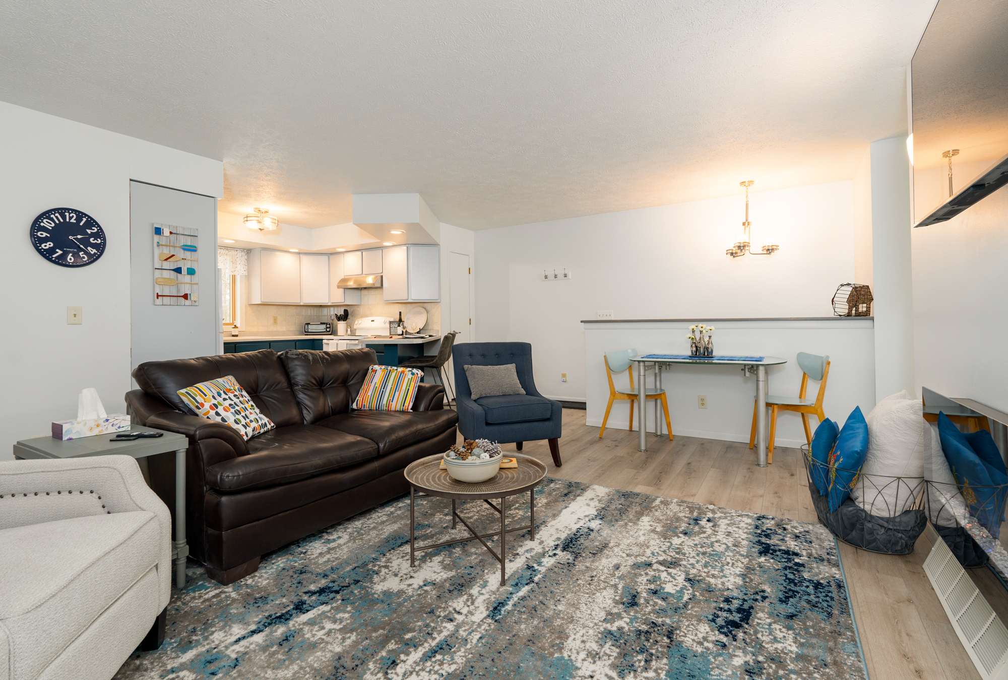 Upload Featured Image (This will be the primary image for the property listing)