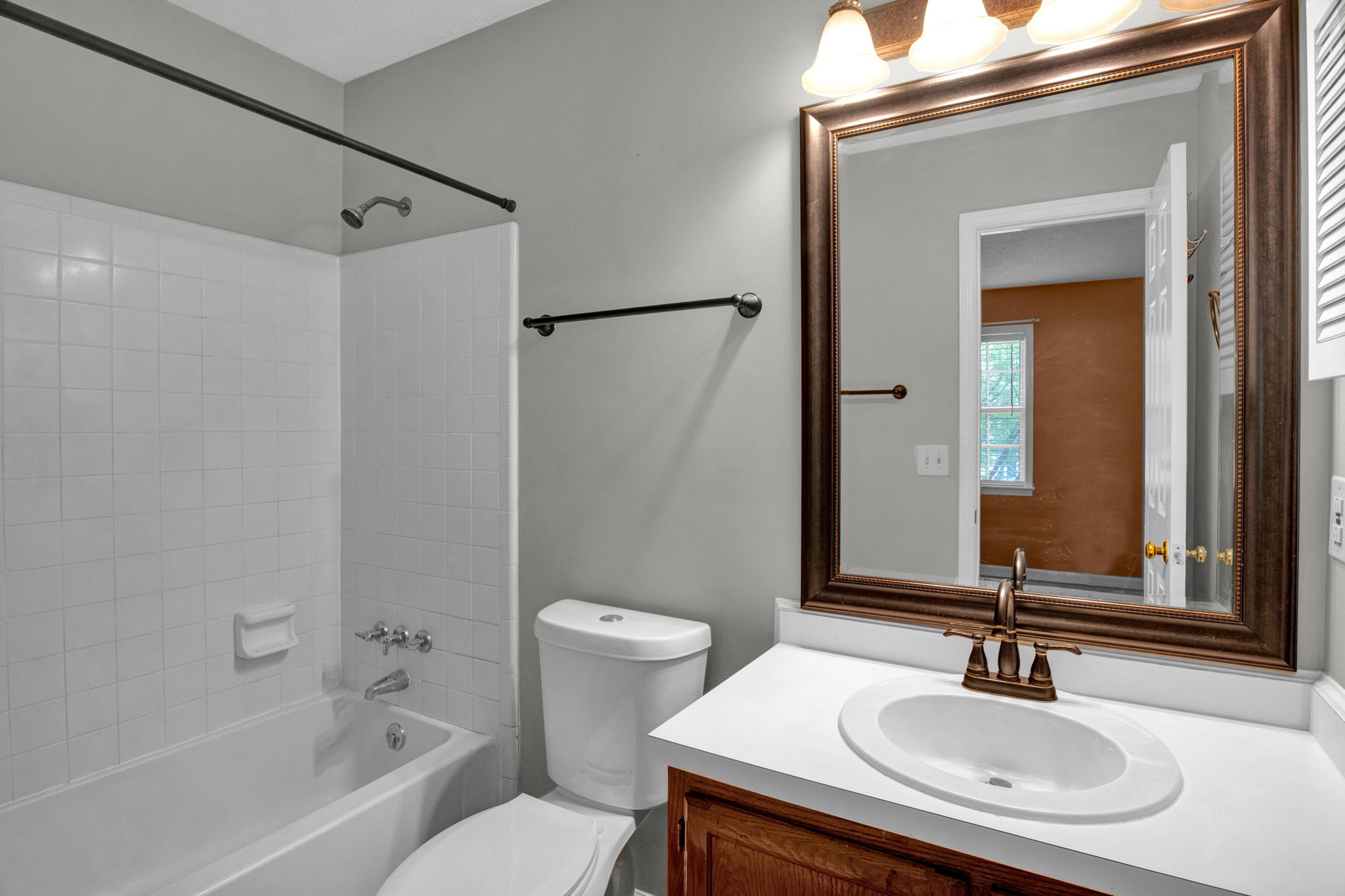 Upload Additional Photos of the Property (Interior, exterior, amenities, etc.)