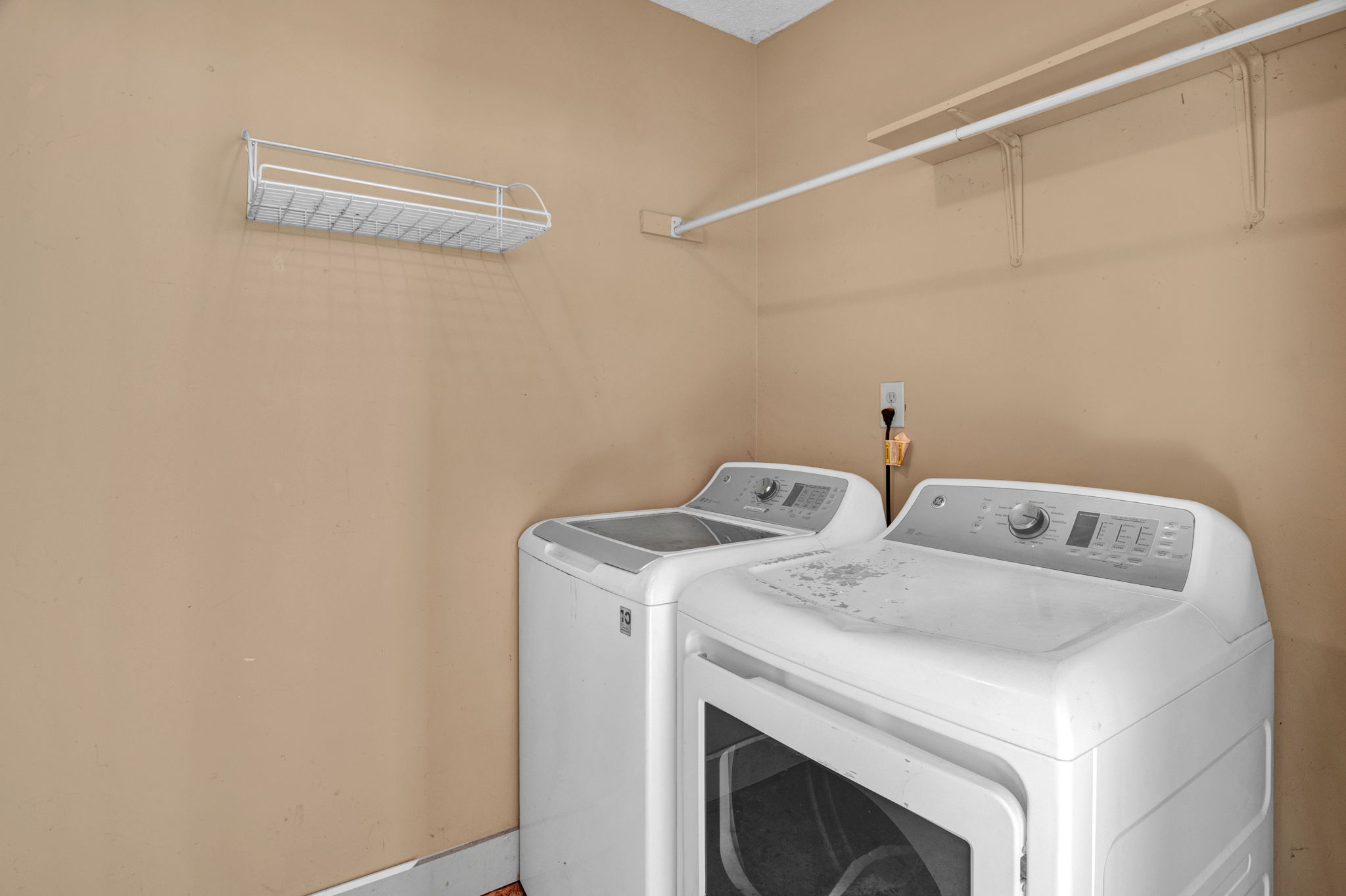 Upload Additional Photos of the Property (Interior, exterior, amenities, etc.)
