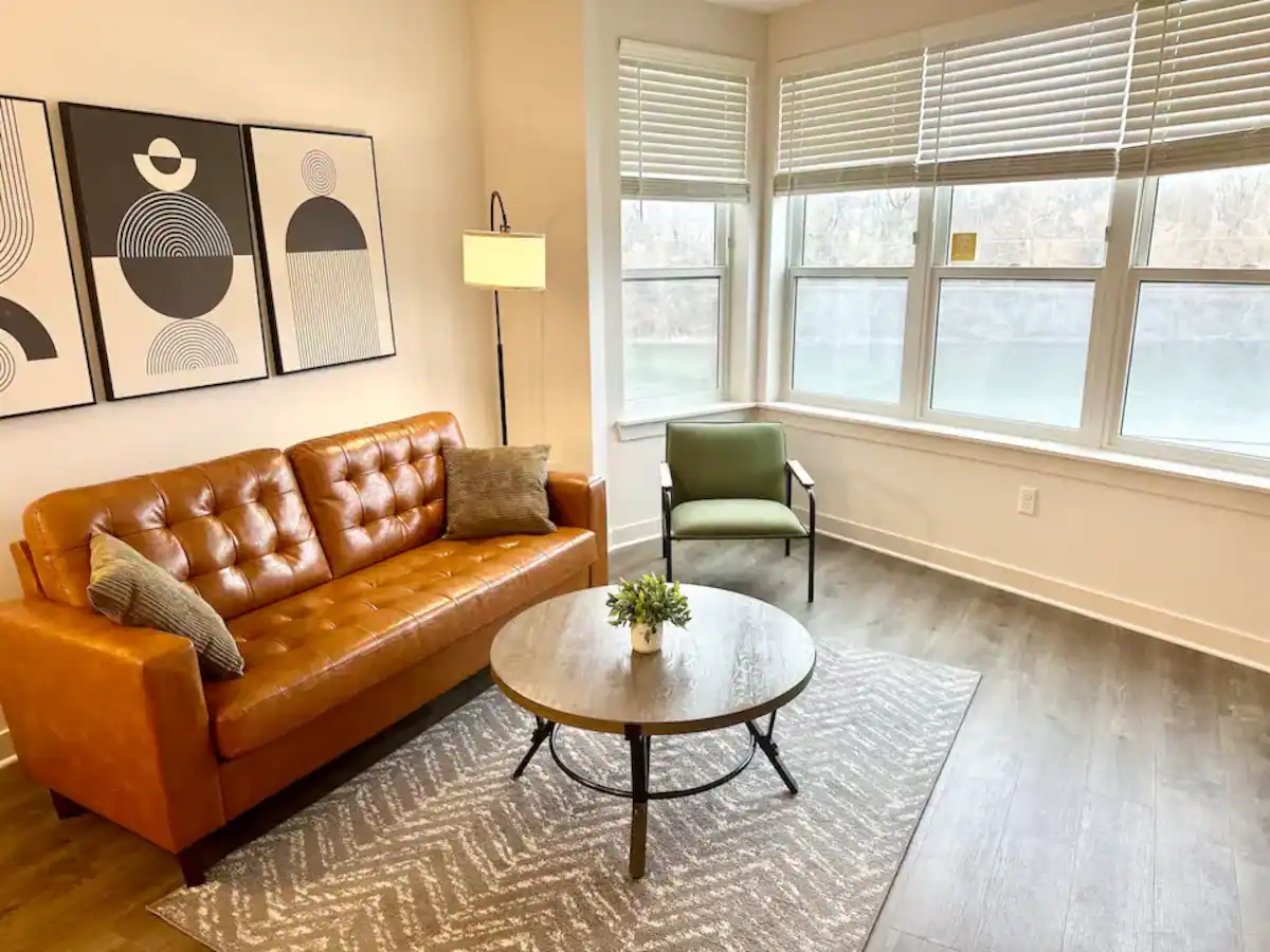 Upload Featured Image (This will be the primary image for the property listing)