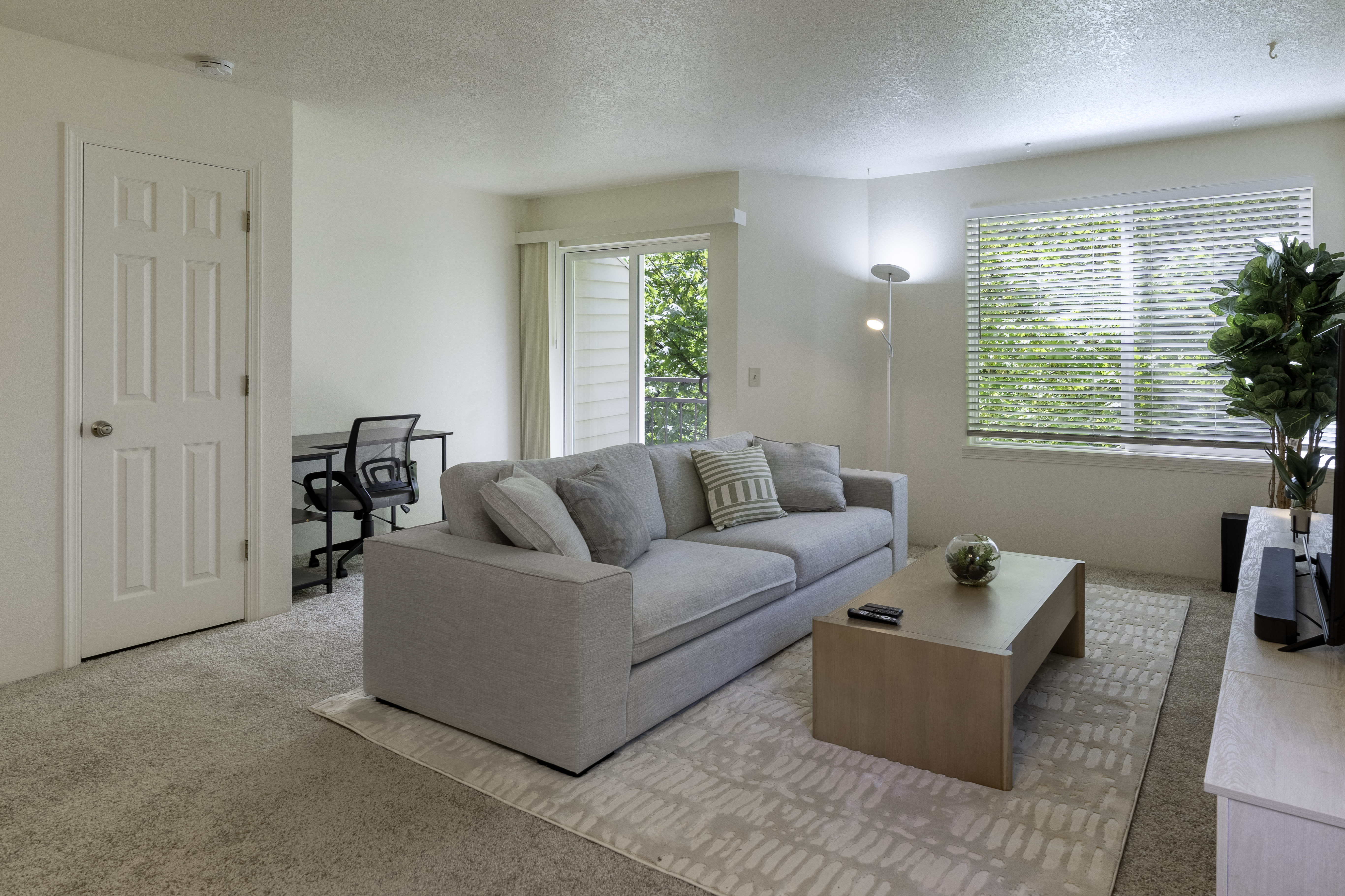 Upload Featured Image (This will be the primary image for the property listing)