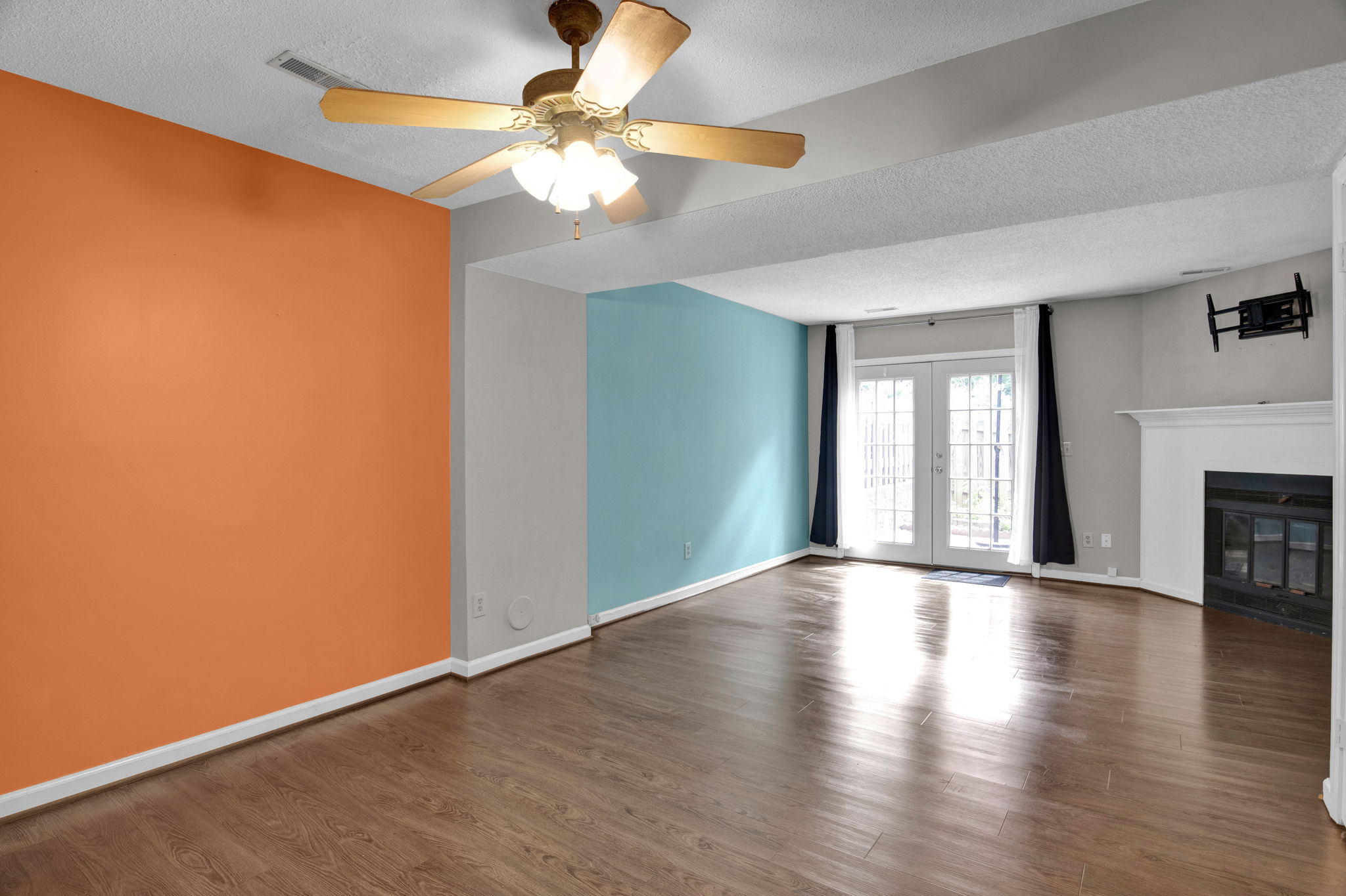 Upload Additional Photos of the Property (Interior, exterior, amenities, etc.)