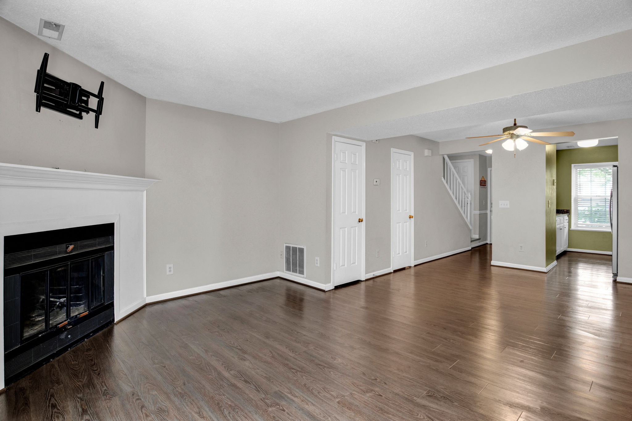 Upload Additional Photos of the Property (Interior, exterior, amenities, etc.)