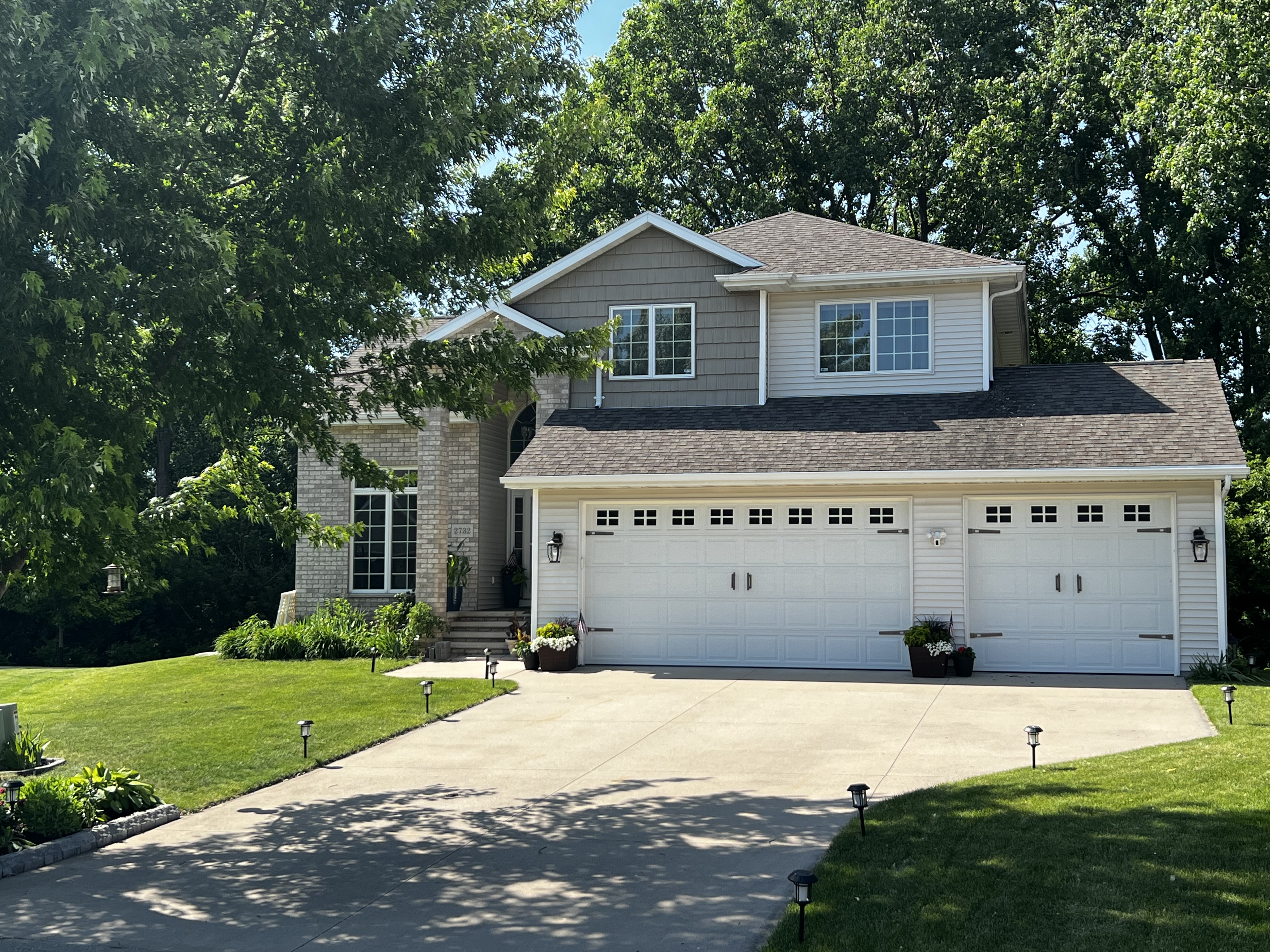Upload Featured Image (This will be the primary image for the property listing)