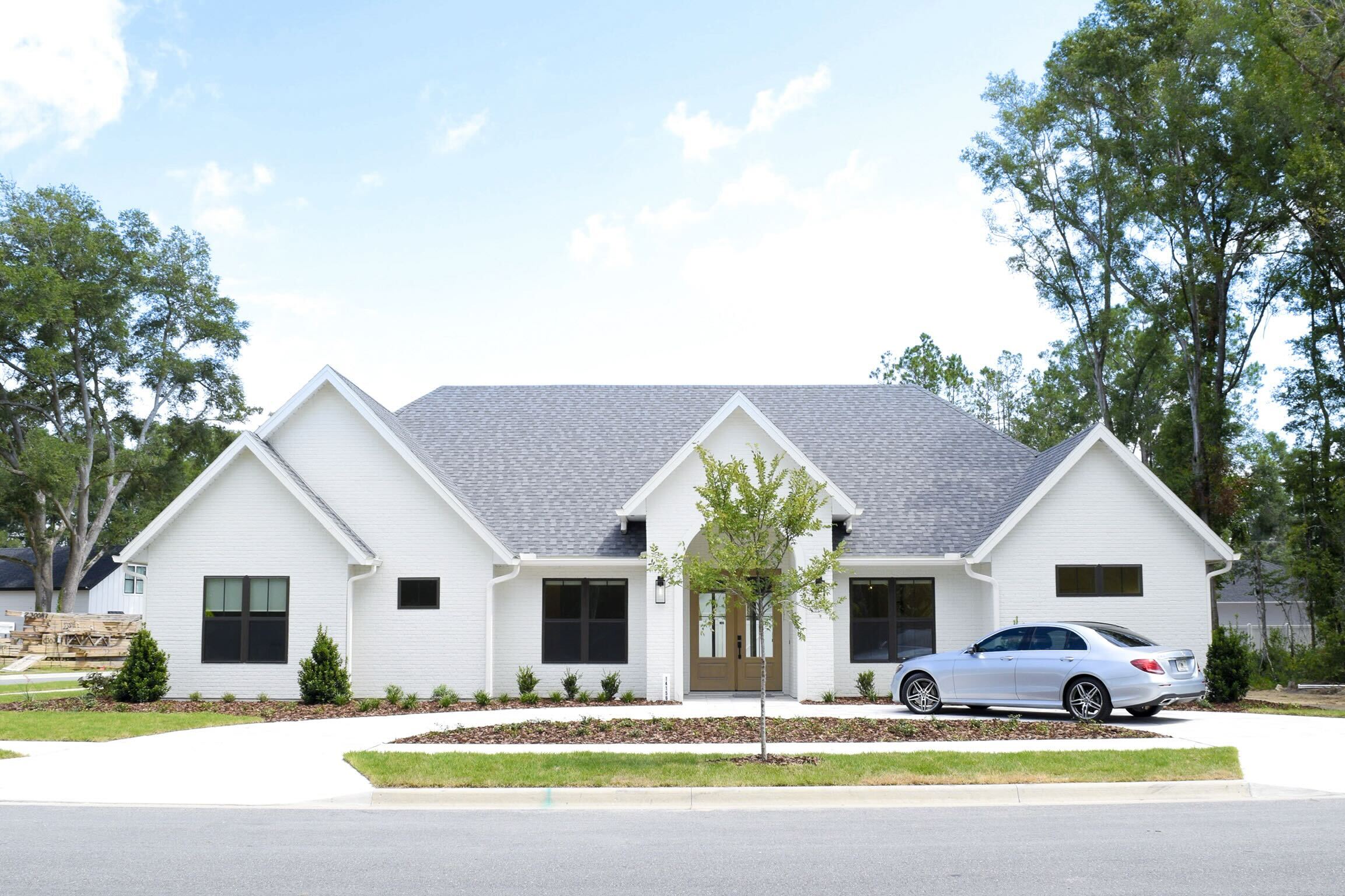 Upload Featured Image (This will be the primary image for the property listing)