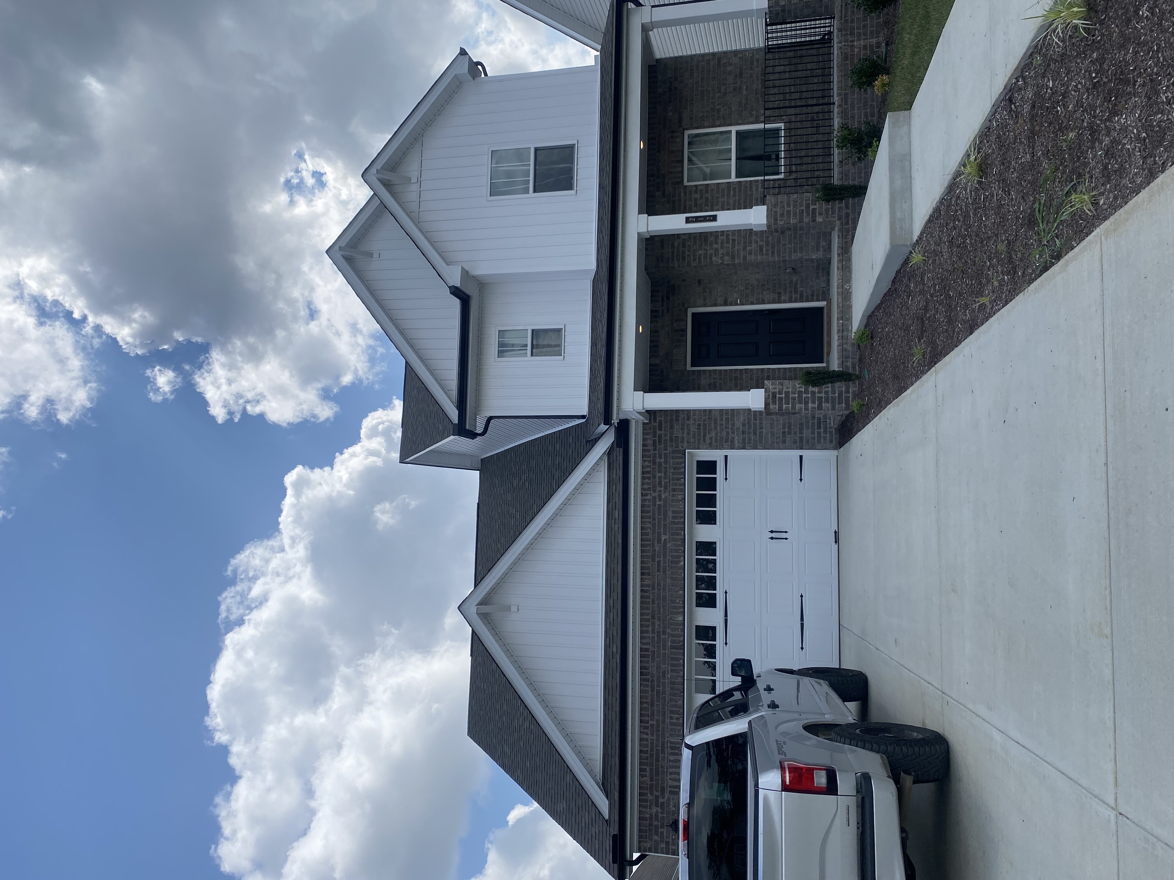 Upload Featured Image (This will be the primary image for the property listing)