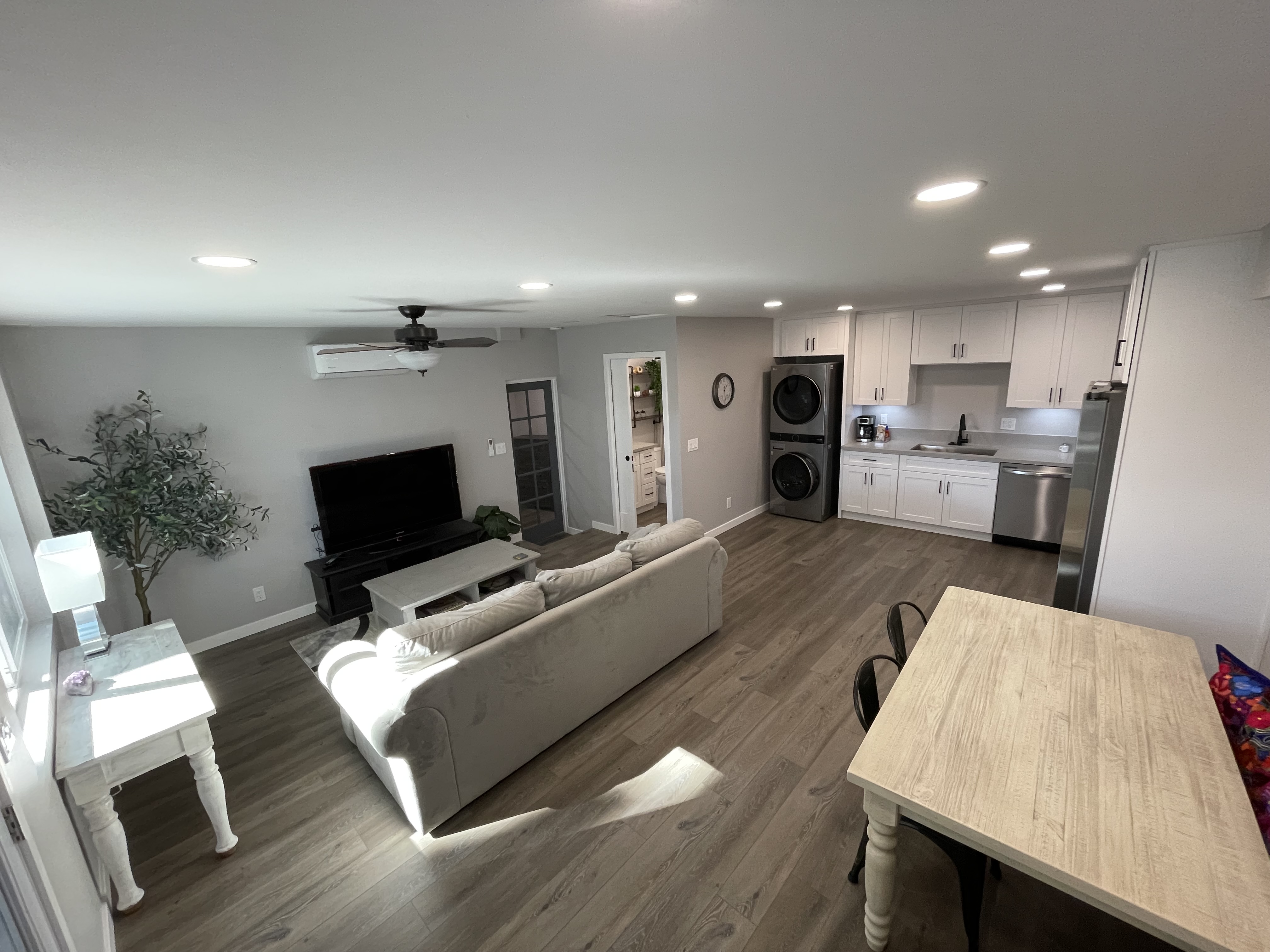 Upload Featured Image (This will be the primary image for the property listing)