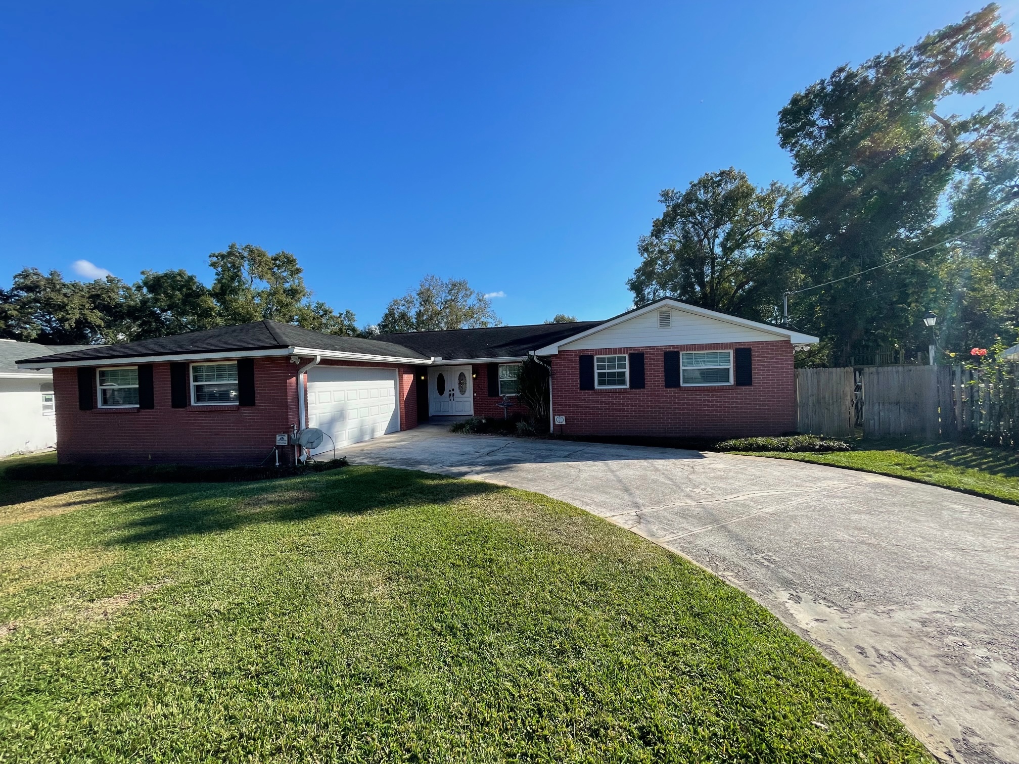 Upload Featured Image (This will be the primary image for the property listing)