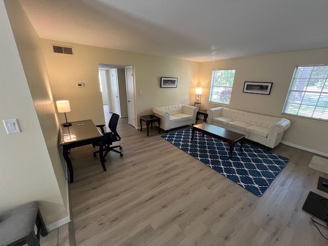 Upload Featured Image (This will be the primary image for the property listing)