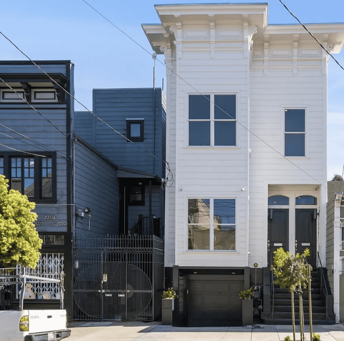 Upload Featured Image (This will be the primary image for the property listing)