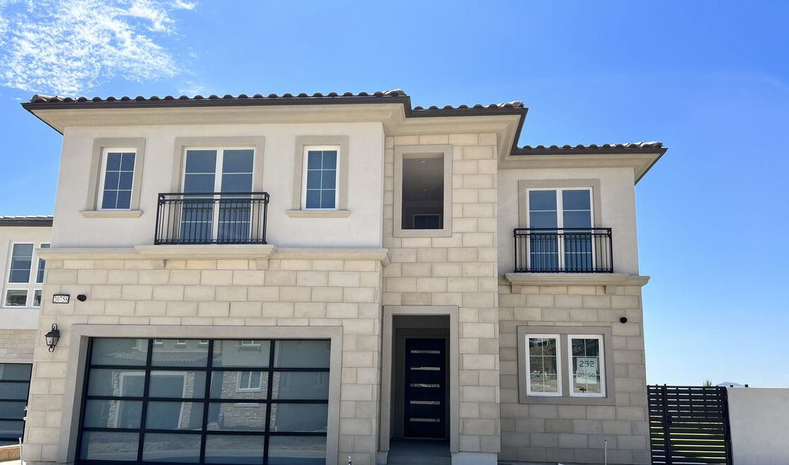 Upload Featured Image (This will be the primary image for the property listing)